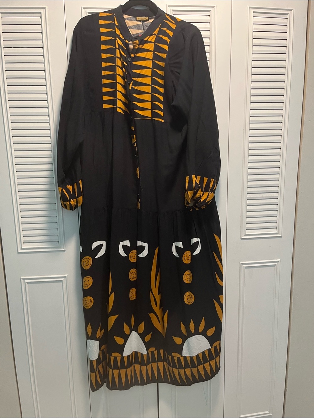 Black Mustard GraphicPrint maxi dress